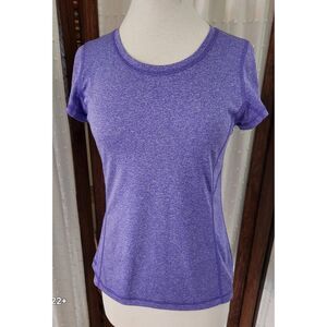 A22  Tek Gear athletic top